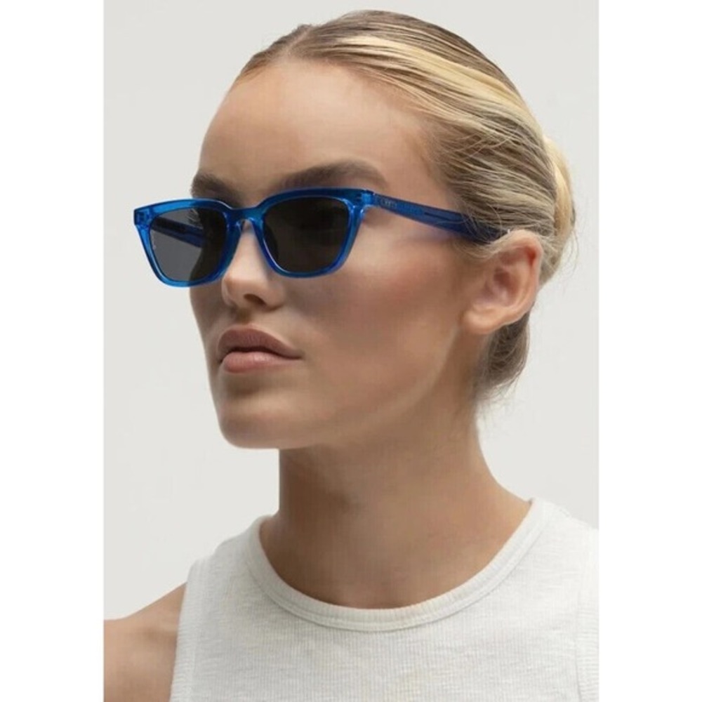 Otra Seva Trans Blue Smoke Sunglasses NWT UV400 CAT3 Unisex Retro Rectangle - Picture 8 of 8